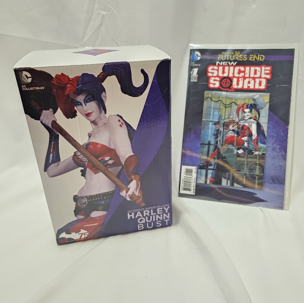 Harley Quinn Bust and Comic Bundle